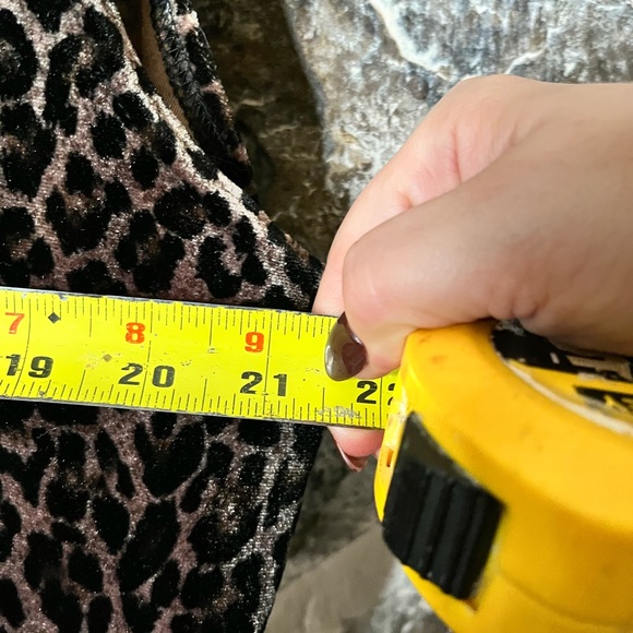 VELVET LEOPARD PRINT TANK - Picture 6 of 6